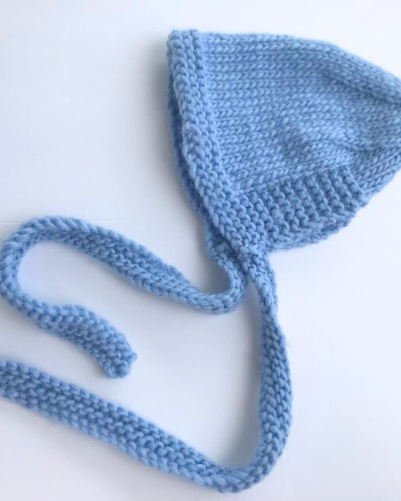 featured image for knitted blue baby bonnet