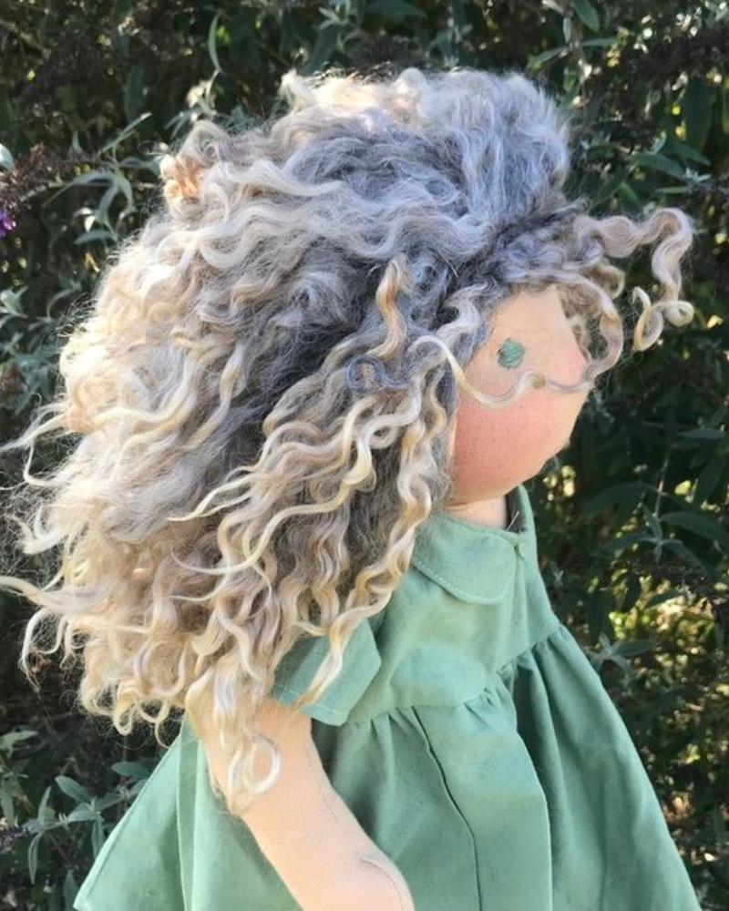 featured image for how to make doll hair for a waldorf doll natural weft