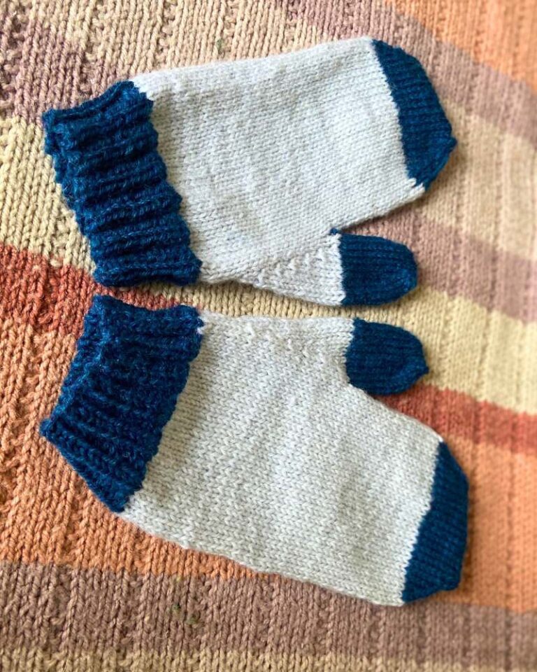 Mittens for Tall Husbands (free pattern!)