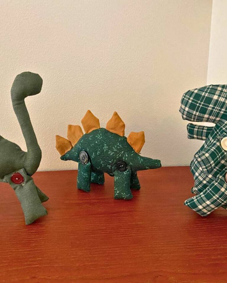 Free Dinosaur Sewing Pattern: Adorable Plush Dinosaurs!